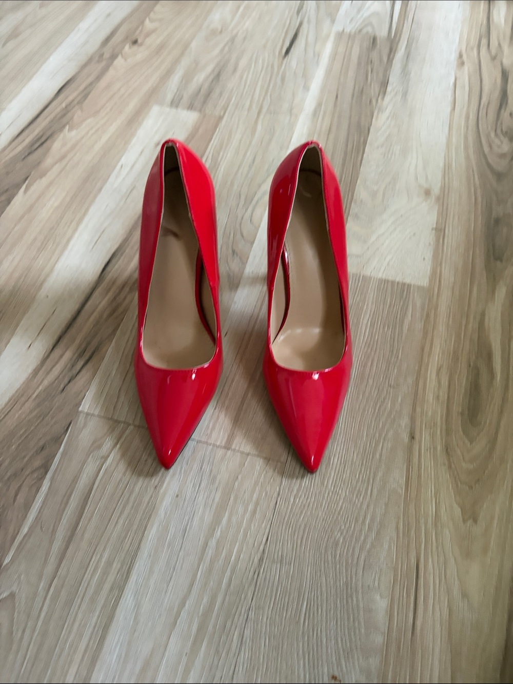 Women’s Red Patent Pointed-Toe Pumps